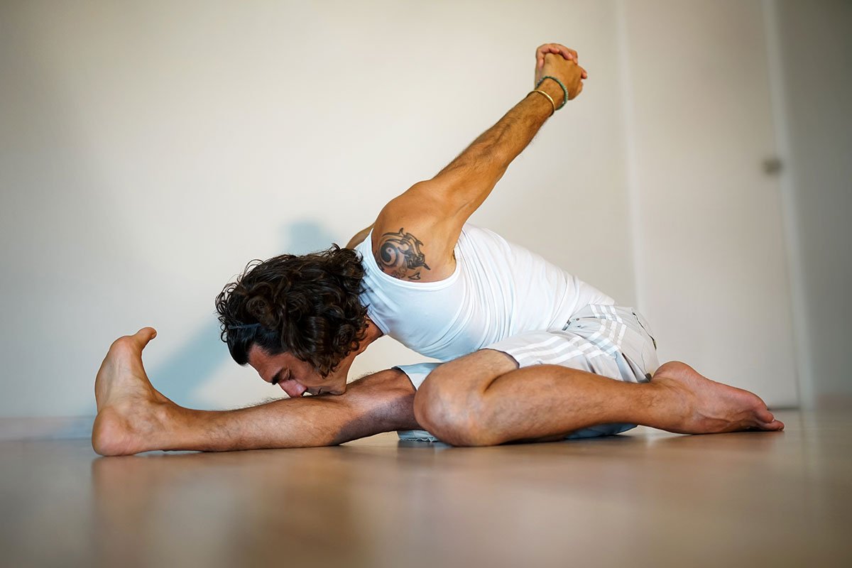 Online Live μαθήματα Yoga & Pilates από το Ayama Yoga House Online Live μαθήματα Yoga & Pilates από το Ayama Yoga House