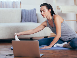 Online Live μαθήματα Yoga & Pilates από το Ayama Yoga House